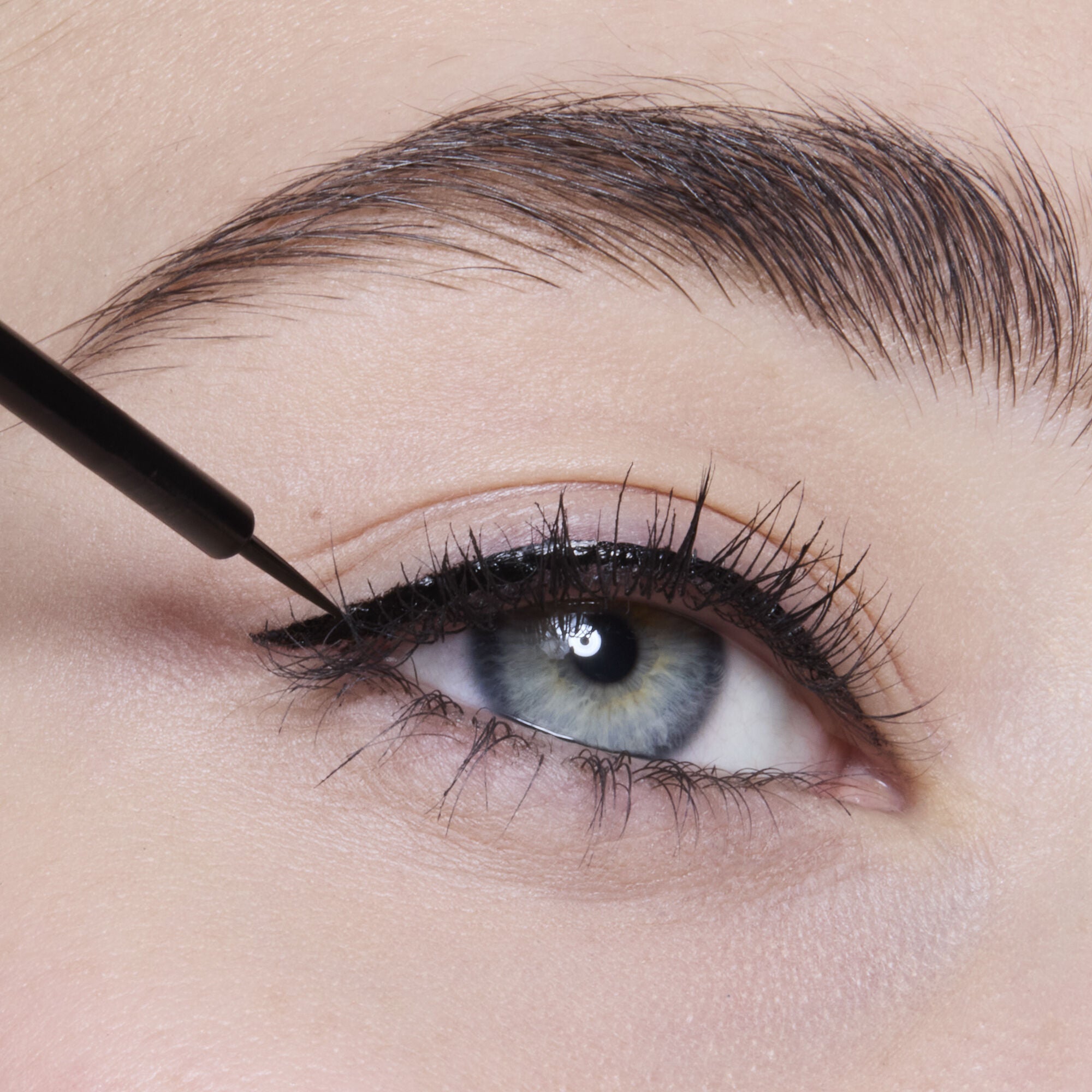 Precision Liquid Eyeliner