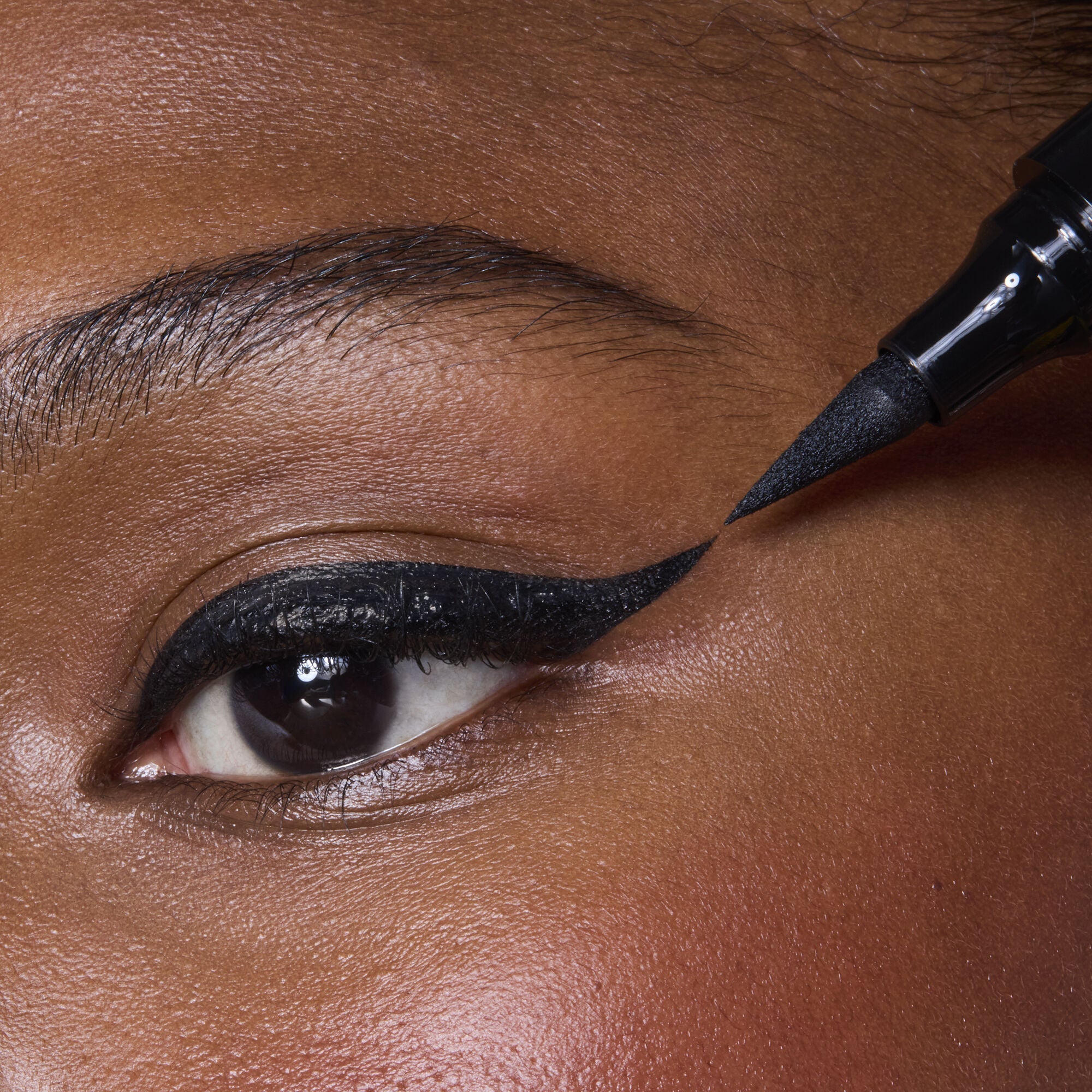 Wide Glide Eyeliner Pen