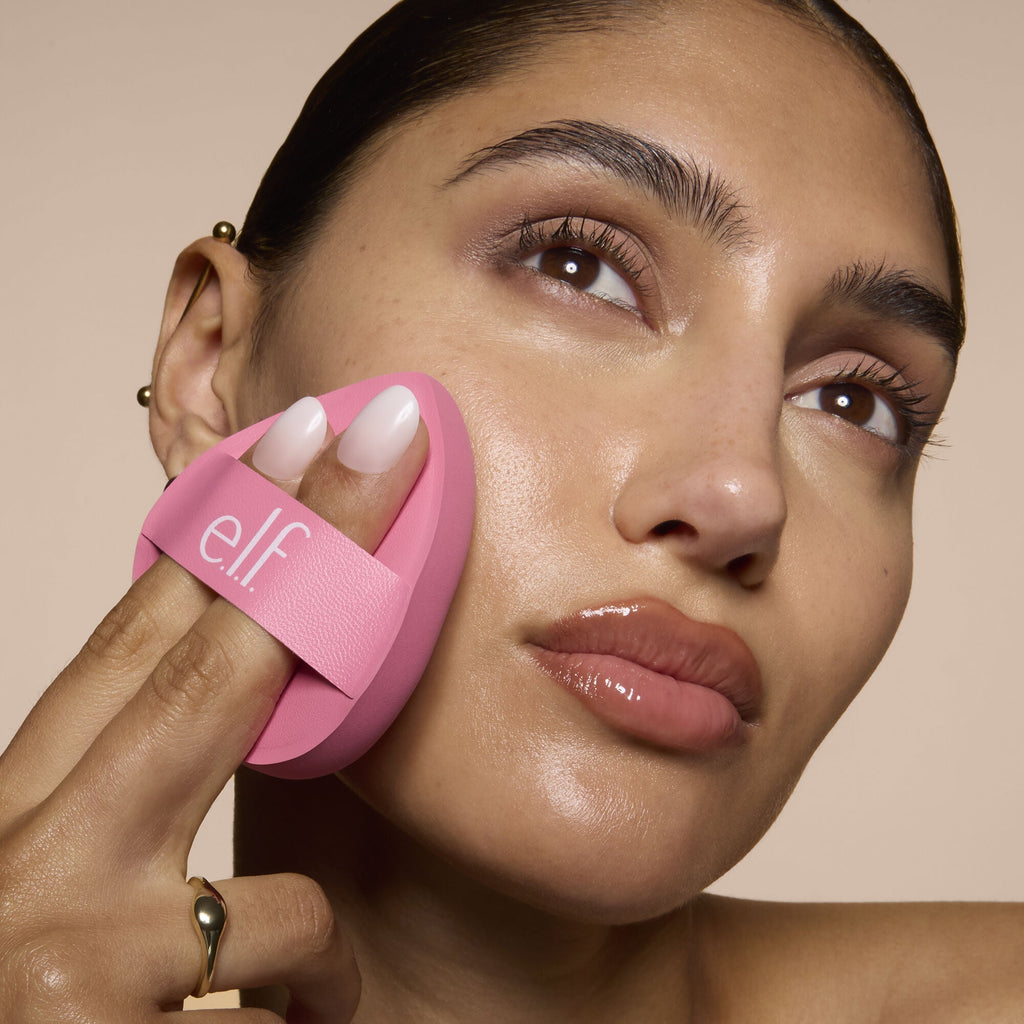 Model Using the Pillow Puff Foundation Sponges